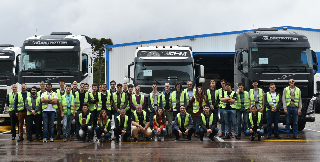 The picture shows participants of the Spring School during a factory visit at Volvo