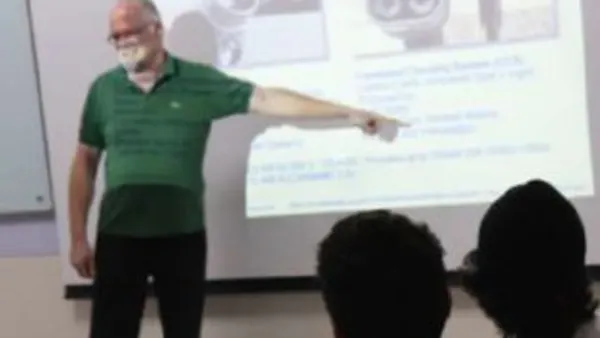 Prof. Dr. Harald Göllinger holds his workshop "New Technologies in the Automotive Industry"